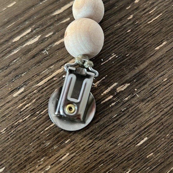 Wooden Pacifier Clip Set of 4 - Picture 6 of 11